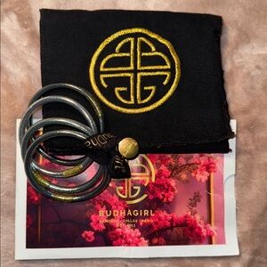 🎁❗️BUDHAGIRL 4 bangle bracelet set w/ gold tone pendant stretch tie & carry case